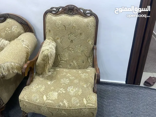 طقم 9 مقاعد للبيع بحالة ممتازة