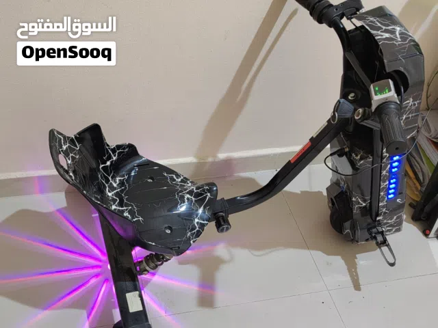 سكوتر درفت بحالة ممتازة جدا 275 درهم فقط لدواعي ااسفر