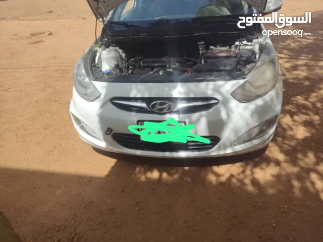اكسنت مضلع مقاسين13