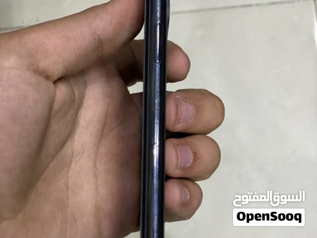 11برو بطاريه 88 مش مغير شي عيبه مكسر خلفيه فقط المكان تواصل خاص