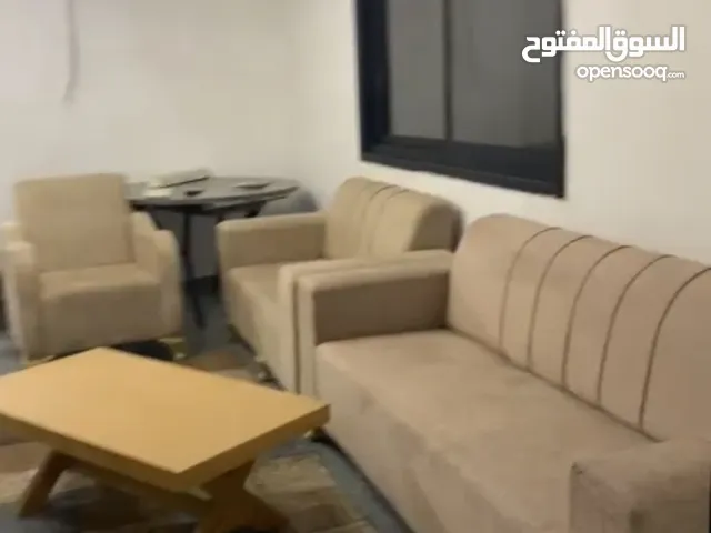 استديو مفروش مدخل خاص للايجار في الشرفة