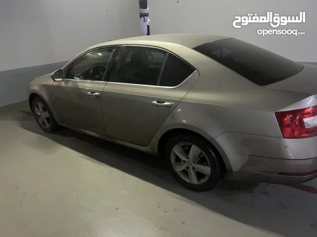 Skoda octavia 2018 ambition 2.0 tdi 143 ch