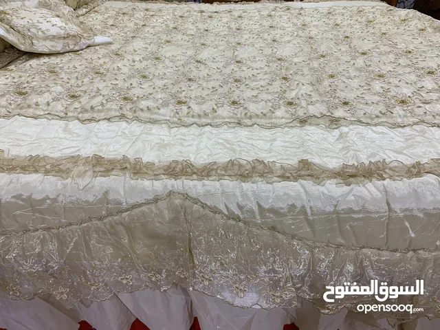 فرشه مستعمله مرتين نضيفه كلش