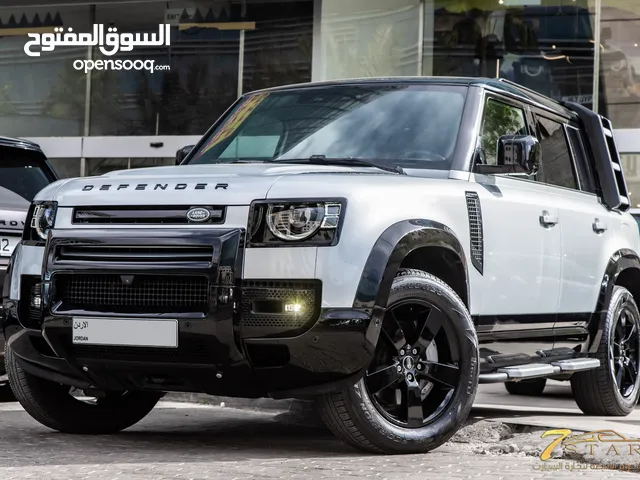 Land Rover Defender 2024 Hse Black Edition Plug in hybrid السيارة وارد و كفالة الشركة