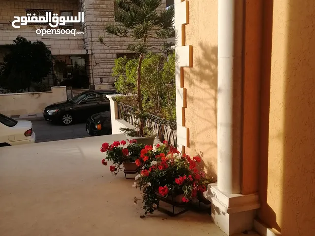 360 m2 4 Bedrooms Apartments for Sale in Amman Shmaisani