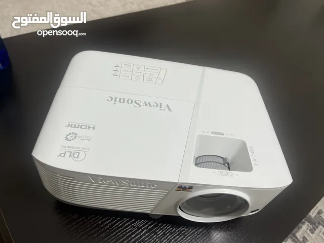 بروجكتر مفتوح مش مستخدم