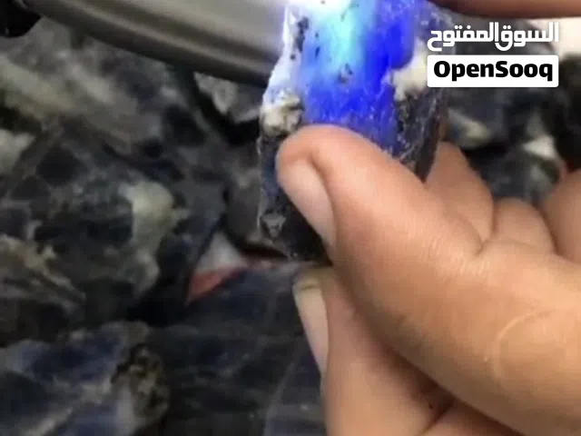 Rough Blue sapphire gemstones origin from Afghanistan high quality of gemstones mother rock attached