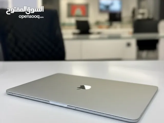 ماك بوك 2018 تاتش بار ممتاز للمونتاج وللالعاب انظر الوصف