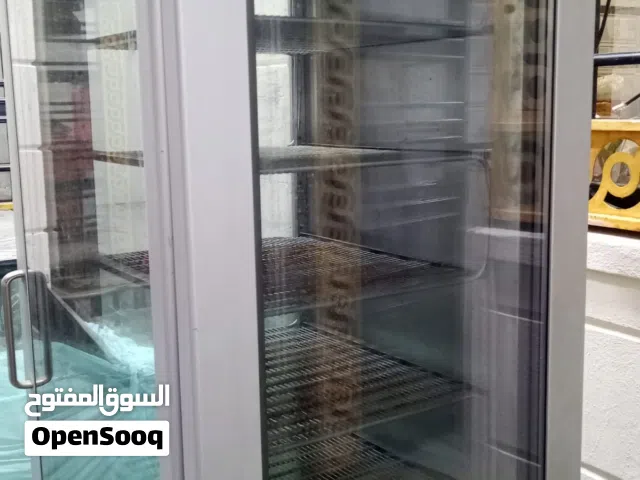 عارضات للبيع