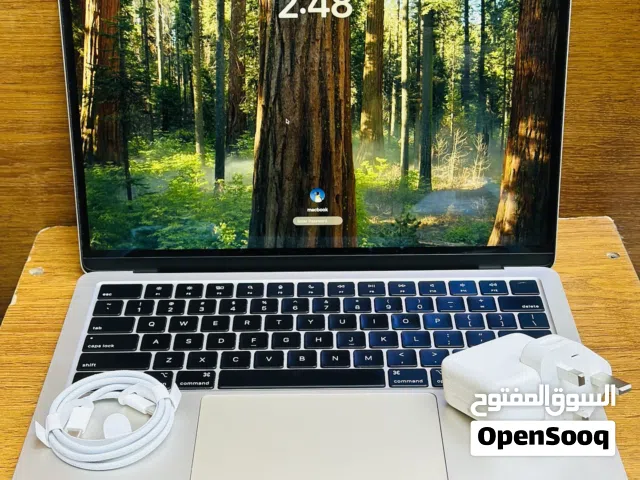 MacBook Air M2 13.6inch 8gb 256gb condition 10/10 with charger one month shop warranty.