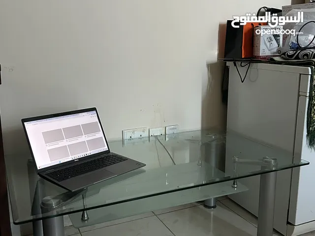 Stylish modern glass table - perfect for living room!