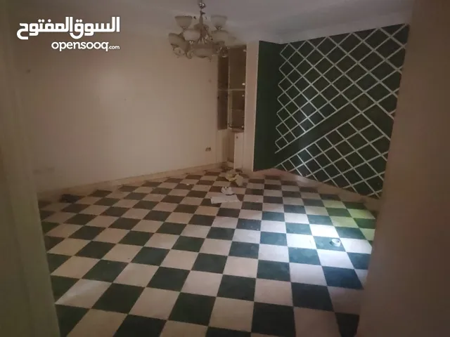 شقة للبيع في الحي التالت اكتوبر
