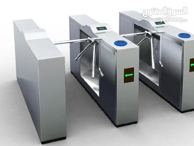 بوابات دخول وخروج ذكية للموظفين والأفراد توفر أمانًا متكاملًا وكفاءة عالية في الأداء