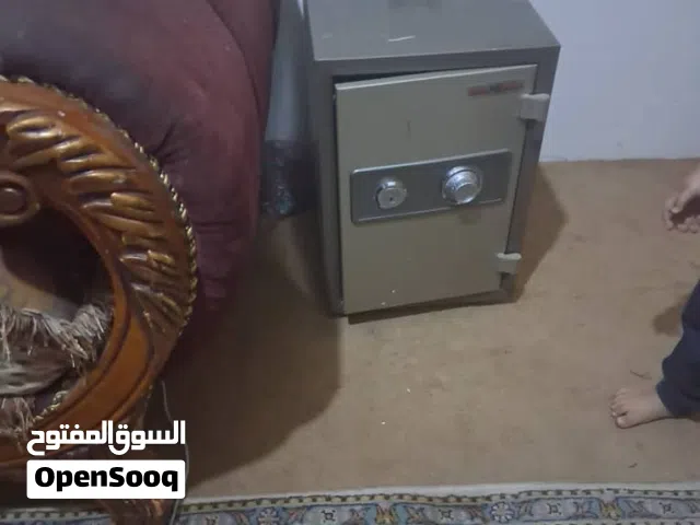 عررررطه خزنه نقود مستخدم نضيف حجم سغير