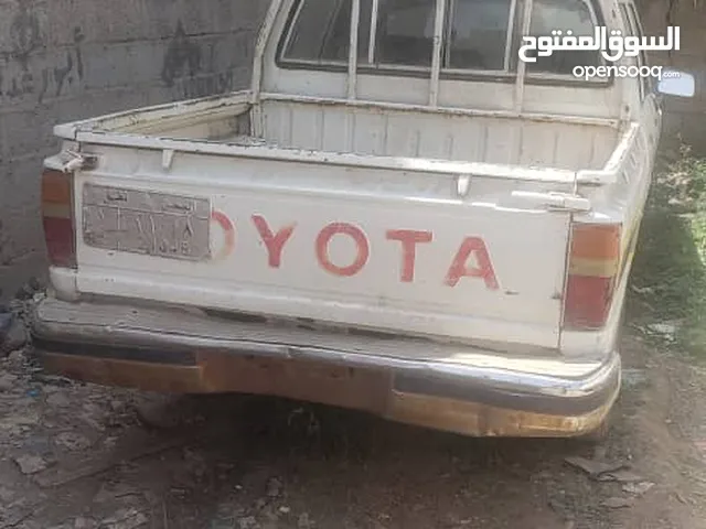Toyota Hilux 1984 in Sana'a