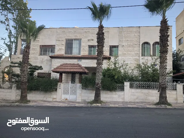 750m2 More than 6 bedrooms Townhouse for Sale in Amman Jabal Al Zohor