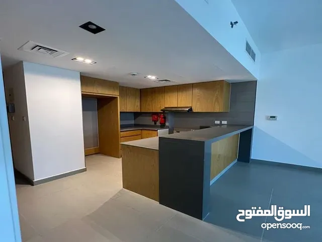 للبيع شقه غرفه وصاله دفعه اولى بمجمع سكنى متكامل الخدمات استلام فورى .متاح جميع الخدمات.