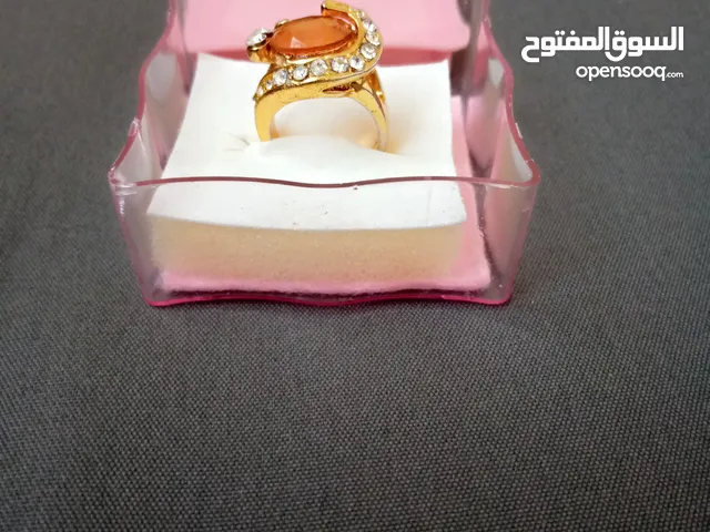 خاتم ذهبي مرصع