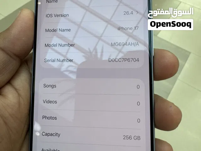 iPhone 17 normal 256gb battery health 100 cycle count 3 time have 11months apple warranty