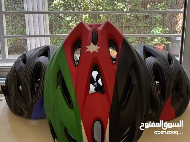 خوذات خفيفة للدراجات و التزلج Light helmets for bicycling and roller skating