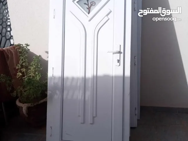 نوافد وابواب بيفسي بحاله ممتازة