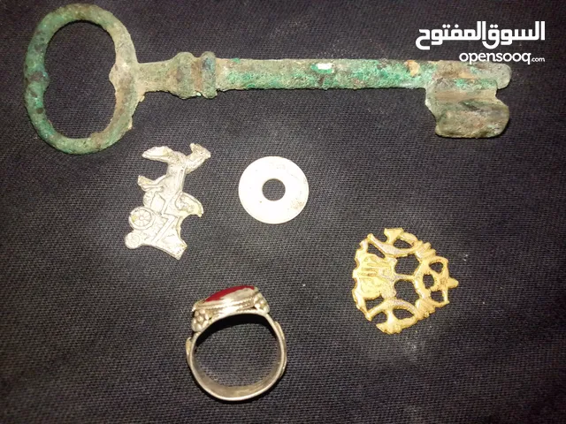 نوادر للبيع