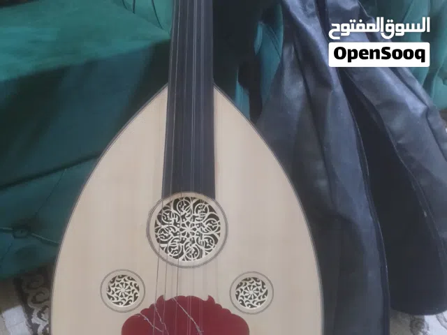 عود تركي للبيع جديد مع حقيبة وريشه موجود وتساب فقط