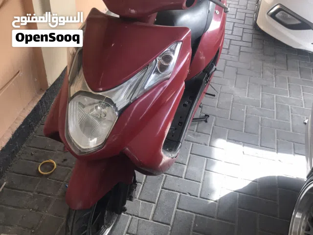 سكوتر هوندا للبيع ب110 من الاخر يحتاج تصليح في المكينة وموجود حاليا في الكراج سعر التصليح 115 دينار
