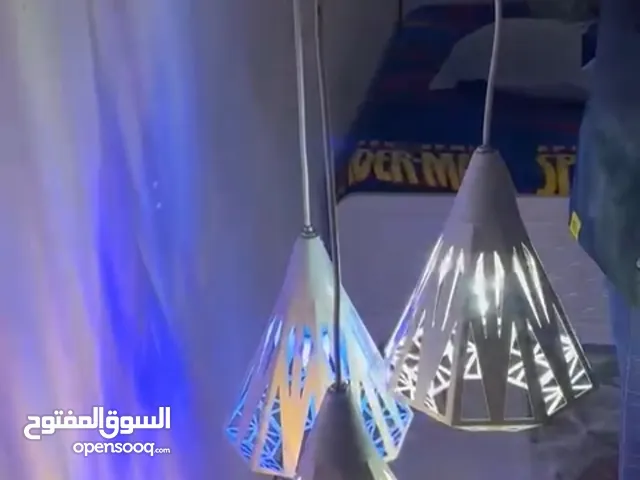 ثريه مناسبه وجديده