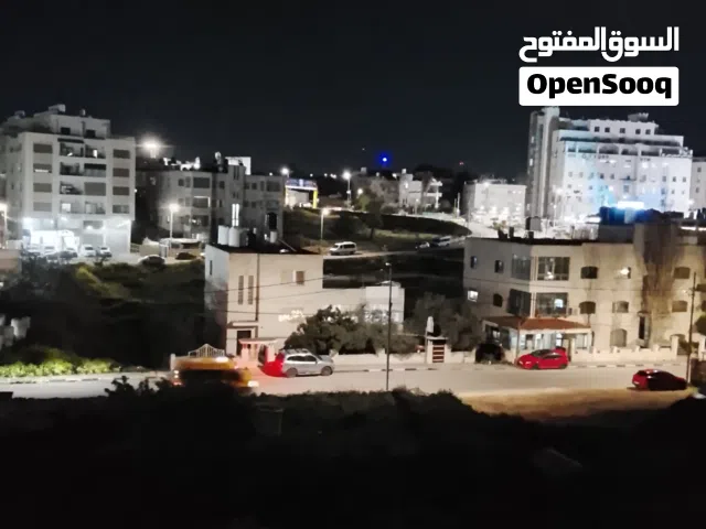 شقة للبيع منطقة الشرفة مطلة على شارع القدس وقريبة من مركز المدينة