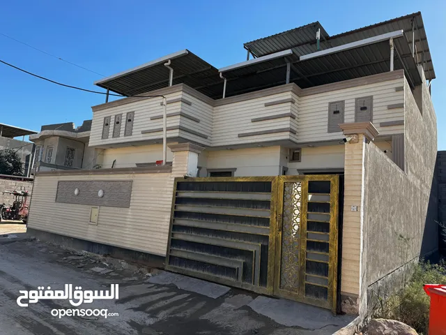 180 m2 4 Bedrooms Townhouse for Sale in Basra Tannumah