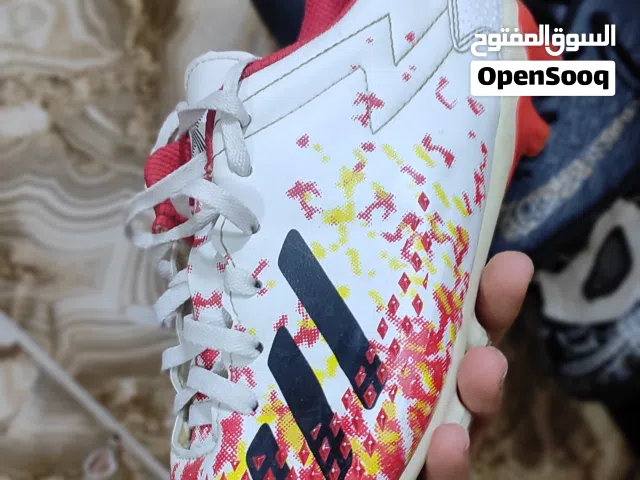 أحذية رياضي كرة قدم للبيع جملة ومفرد قياسات من36الى39