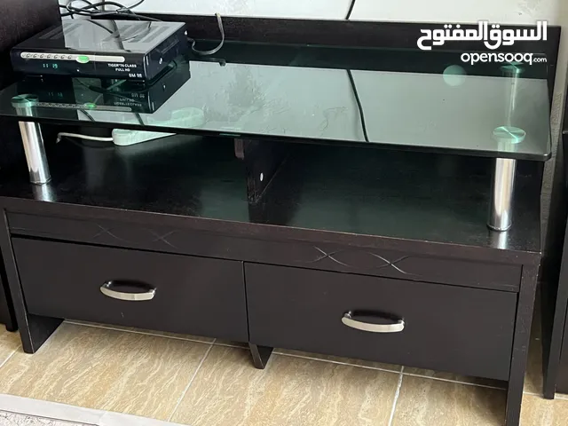 طاولة تلفزيون