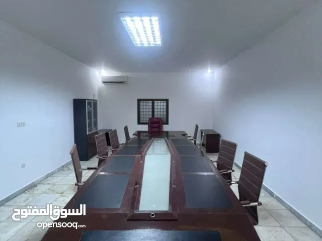 مقر مكتبي للايجار بالاثاث  7000 دينار شارع الوكلات
