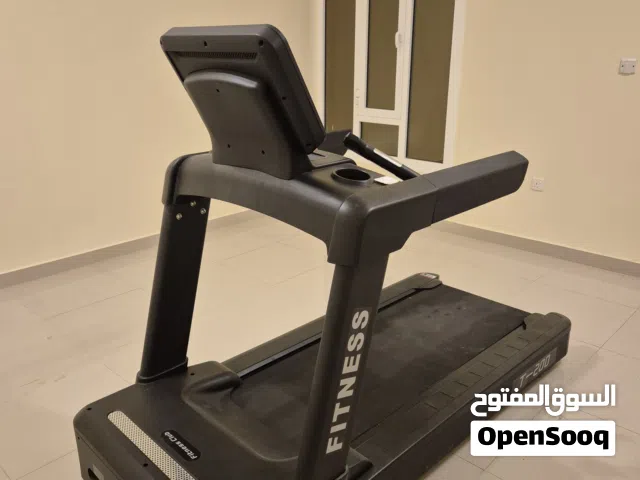 جهاز سير كهربائي احترافي – مخصص للتمارين القوية والاستخدام الثقيل بيع عاجل