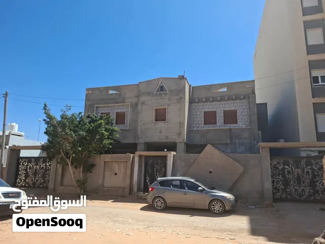 فيلا دورين للبيع دور ارضي وشقتين في طريق المشتل عين زارة