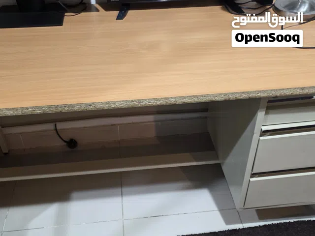 طقم مكتب معدني جيد