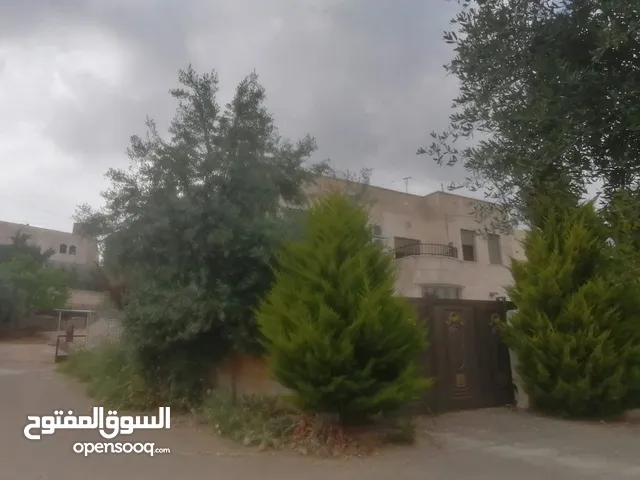 280 m2 More than 6 bedrooms Townhouse for Sale in Salt Al Balqa'