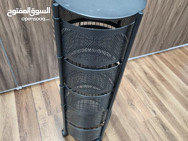 وحدة تخزين دائرية مقسمة مع عجلات لون اسود متعددة الاستخدامات ( مطبخ / غرف / مخزن .. الخ )