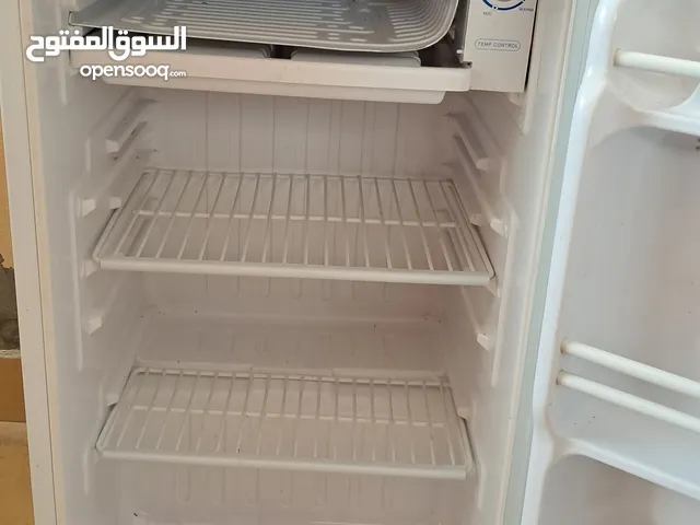 ثلاجة للبيع