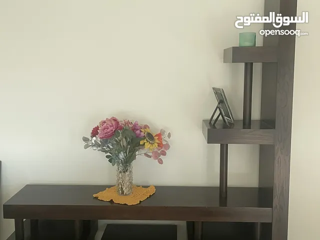 خشب زان بحاله ممتازه جدا T.v unit