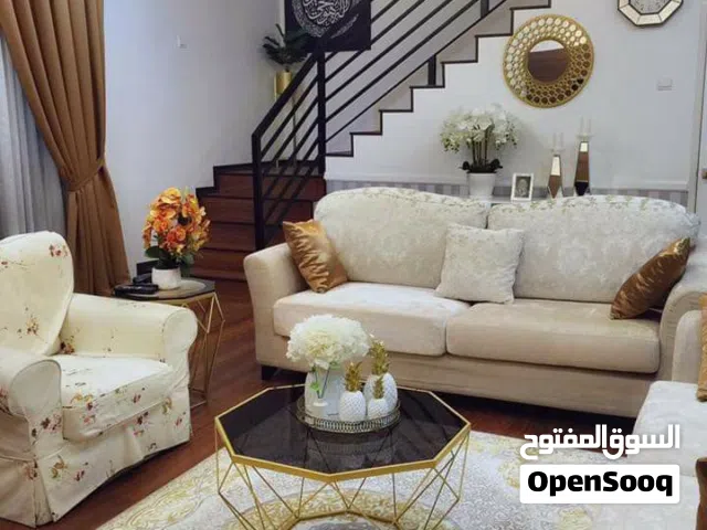 250 m2 5 Bedrooms Townhouse for Sale in Basra Zubayr