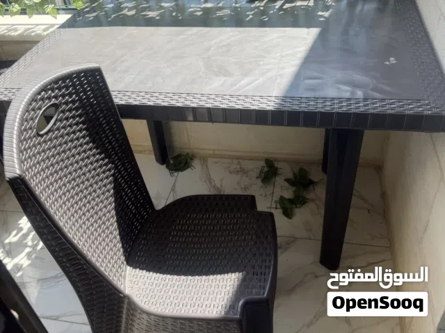 6كراسي مع طاوله. طقم