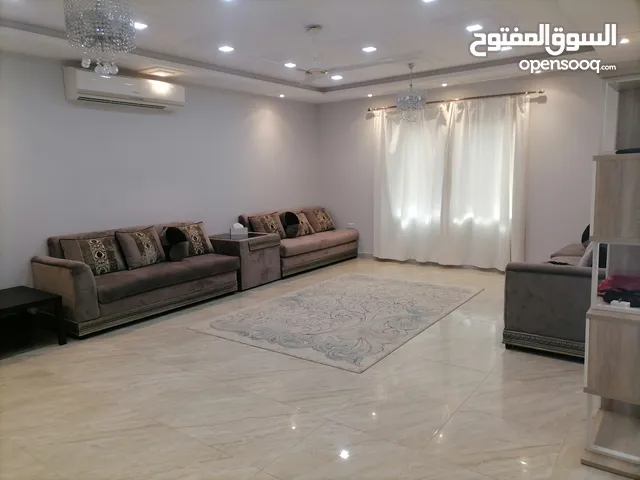 350 m2 More than 6 bedrooms Villa for Sale in Northern Governorate Malikiyah