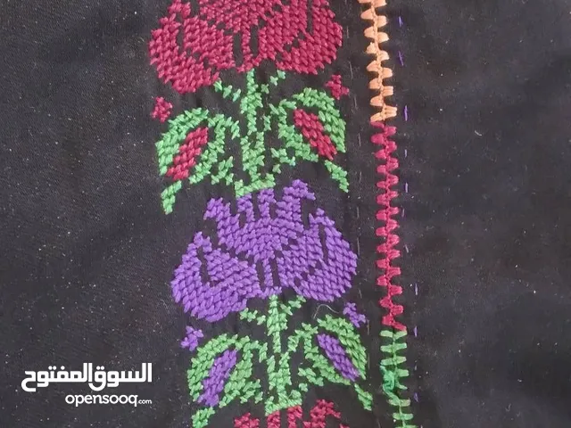 ثوب فلسطيني شغل يدوي للبيع 50 دينار 