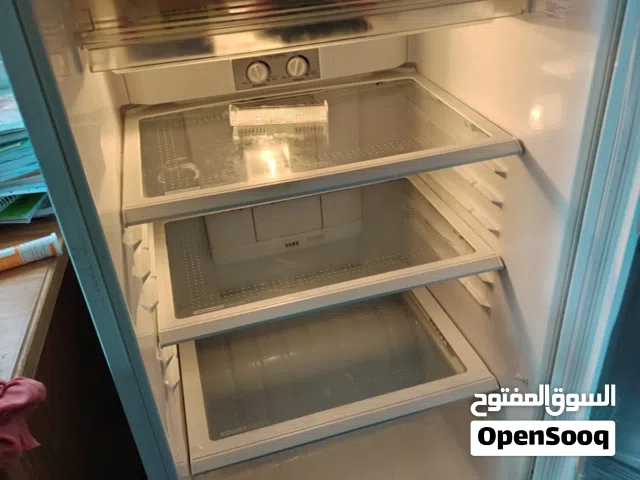 ثلاجة شارب مستعمله للبيع