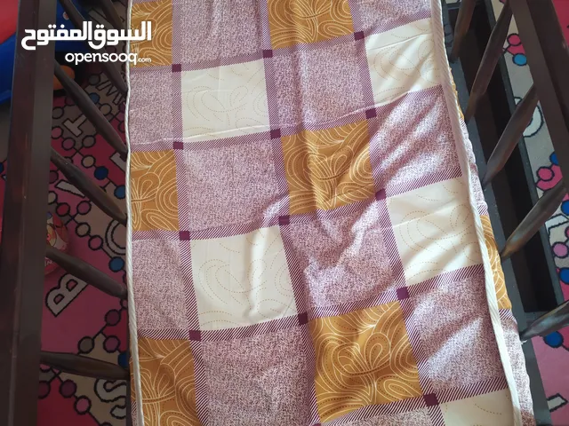 تخت بيبي خشب للبيع