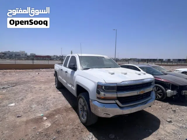 2018 شيفروليه سلفرادو 1500 LT