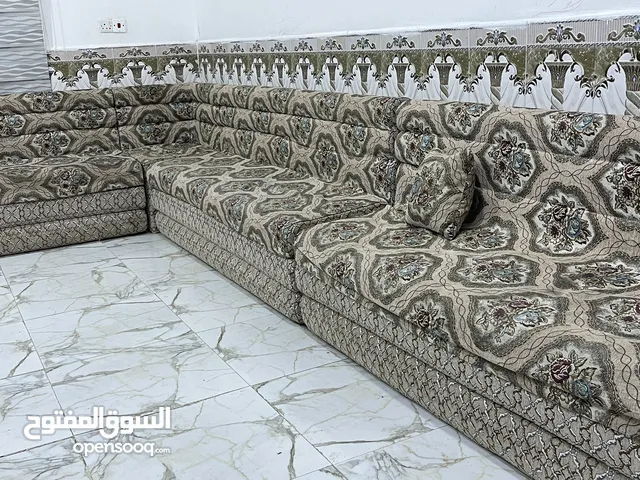 جلسه للبيع مستعمله بس كلشي مابيها