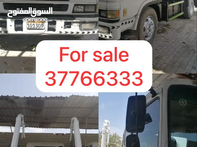 للبيع مجموعة تيلرات وحاويات